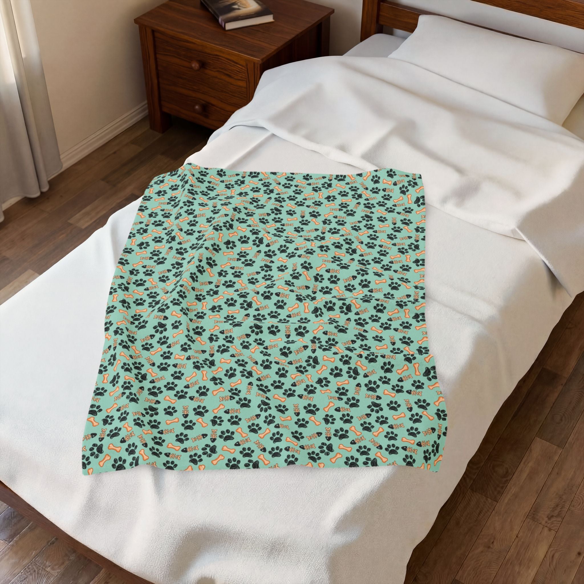 Paw Print Velveteen Plush Blanket – Cozy Pet Lover Throw