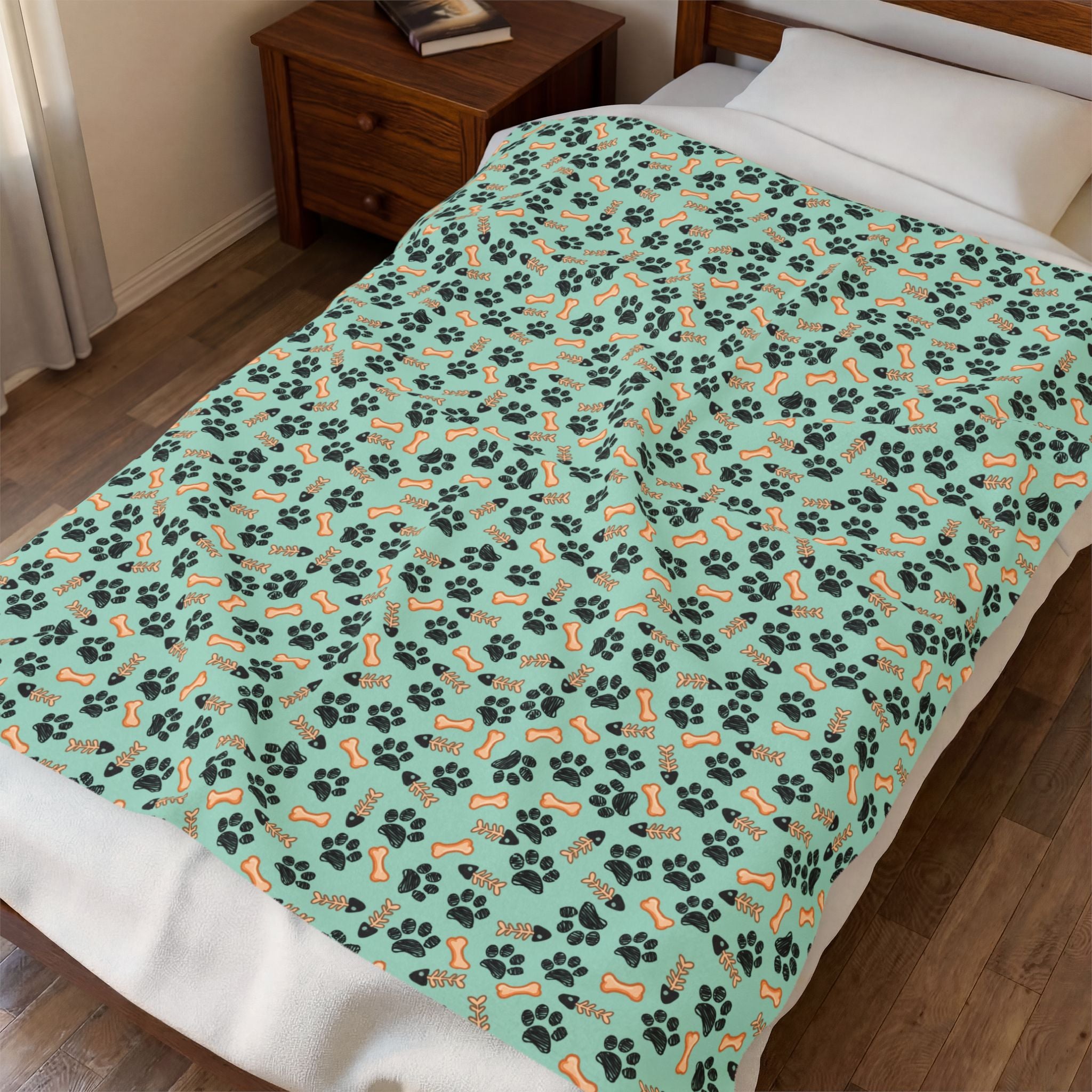 Paw Print Velveteen Plush Blanket – Cozy Pet Lover Throw